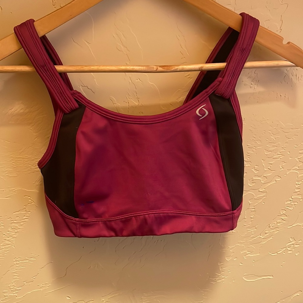 Moving comfort adjustable strap sports bra 32D